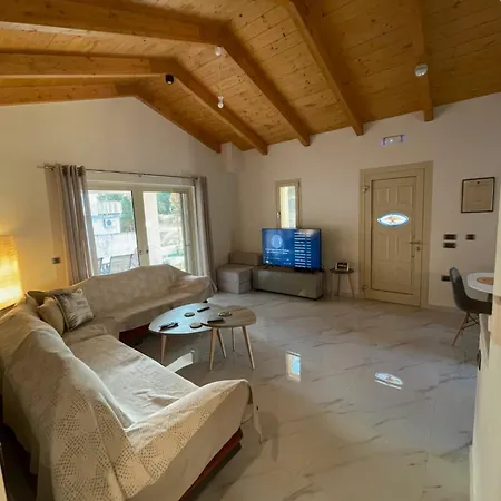 Villa Makis & Lena's *